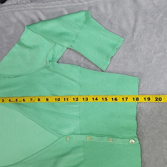 NWOT Cardigan 💚 - Picture 4 of 10